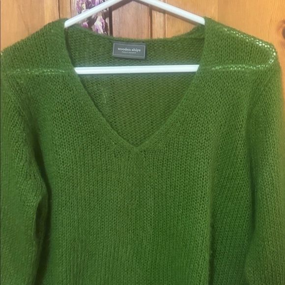 Wooden Ship Green knit V-Neck Sweater - Picture 2 of 6